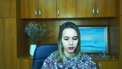Snapshot of stacy_gr chatting on December 2024 07:40:02 AM Stacy online show from December 2024 07:40:02 AM