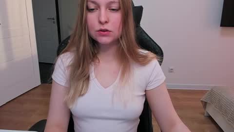 Stacy  online show from May 2026 05:18:01 PM