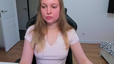 Stacy  online show from May 2026 06:15:02 PM