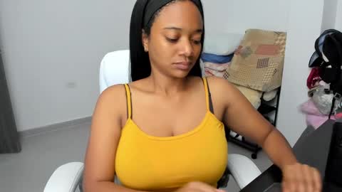 Snapshot of stacy_woods chatting on January 2025 04:25:02 AM Zulma Yisset online show from January 2025 04:25:02 AM