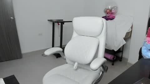 Zulma Yisset online show from November 2025 02:23:01 AM