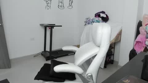 Zulma Yisset online show from May 2026 03:24:02 AM