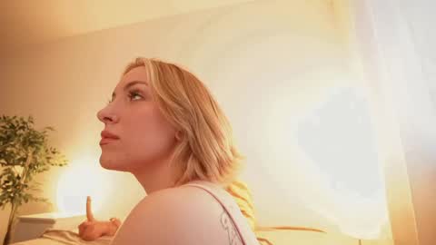 Kristina online show from May 2026 04:04:02 PM