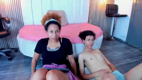 Snapshot of star_and_lippe chatting on December 2024 05:51:01 AM Star and Lippe online show from December 2024 05:51:01 AM