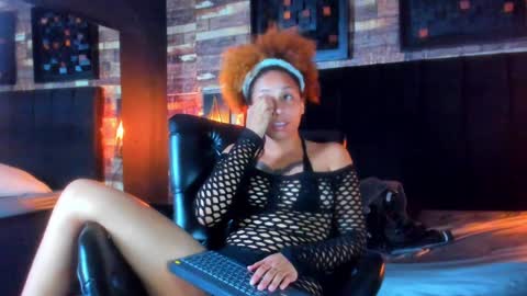 Snapshot of star_and_lippe chatting on December 2024 02:28:01 PM Star and Lippe online show from December 2024 02:28:01 PM