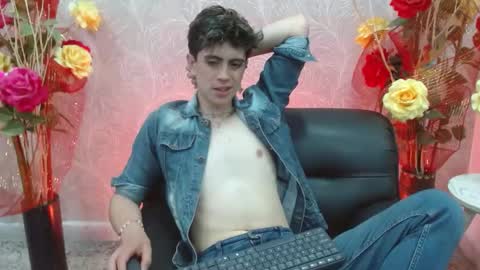 Snapshot of star_boyx chatting on March 2025 12:00:01 AM star_boyx online show from March 2025 12:00:01 AM