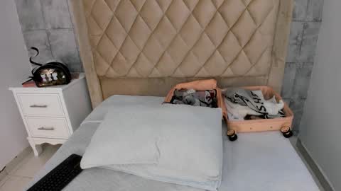 Snapshot of starbutterflyy_ chatting on October 2025 04:00:02 AM STAR online show from October 2025 04:00:02 AM