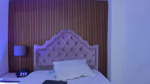 Snapshot of starbutterflyy_ chatting on November 2025 04:11:02 AM STAR online show from November 2025 04:11:02 AM