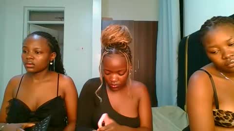 lia online show from May 2026 10:04:02 PM