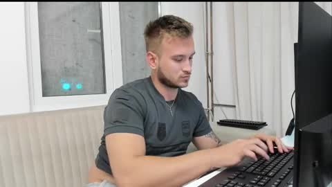 Snapshot of starkiller777550 chatting on October 2025 05:44:02 PM Marius online show from October 2025 05:44:02 PM