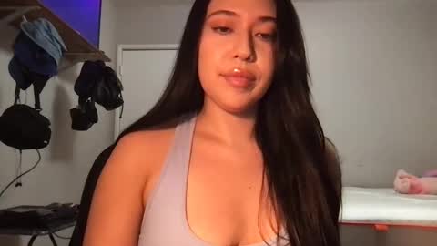 starlitdreams777 online show from March 2025 03:21:02 AM