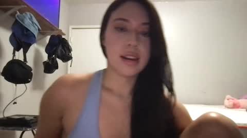 starlitdreams777 online show from March 2025 06:24:02 AM