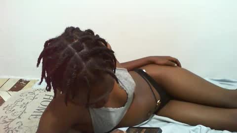 Snapshot of starry_sweetie chatting on September 2025 12:10:01 AM sweetgirl online show from September 2025 12:10:01 AM