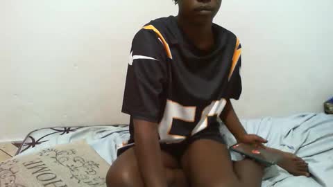 Snapshot of starry_sweetie chatting on September 2025 10:00:01 PM sweetgirl online show from September 2025 10:00:01 PM