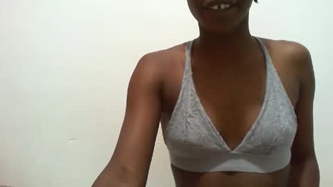 Snapshot of starry_sweetie chatting on October 2025 10:25:02 PM sweetgirl online show from October 2025 10:25:02 PM