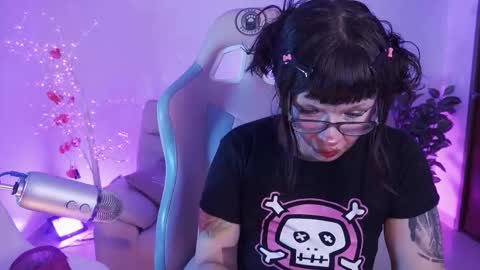 Snapshot of starwitch_ chatting on October 2025 02:09:02 AM Yoko online show from October 2025 02:09:02 AM