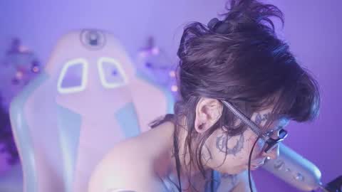 Snapshot of starwitch_ chatting on October 2025 01:23:01 PM Yoko online show from October 2025 01:23:01 PM