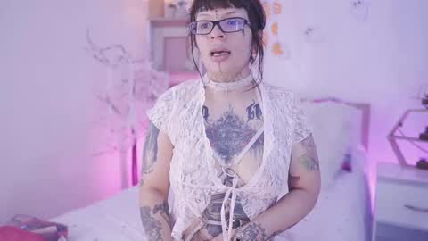 Snapshot of starwitch_ chatting on October 2025 01:21:02 PM Yoko online show from October 2025 01:21:02 PM