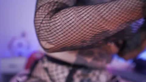 Yoko online show from December 2025 07:55:01 PM