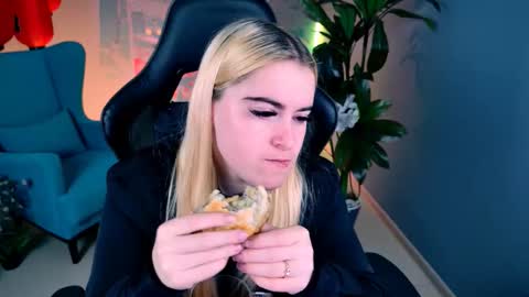 Snapshot of stef_nicks chatting on September 2025 05:20:01 AM stef_nicks online show from September 2025 05:20:01 AM