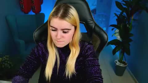 Snapshot of stef_nicks chatting on October 2025 10:35:01 AM stef_nicks online show from October 2025 10:35:01 AM