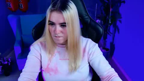 Snapshot of stef_nicks chatting on October 2025 09:09:01 AM stef_nicks online show from October 2025 09:09:01 AM