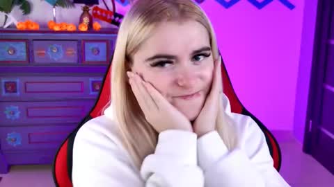 Snapshot of stef_nicks chatting on October 2025 09:44:01 AM stef_nicks online show from October 2025 09:44:01 AM