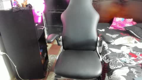 Snapshot of stefan_litleee chatting on December 2025 07:33:02 PM julieth-cancer online show from December 2025 07:33:02 PM