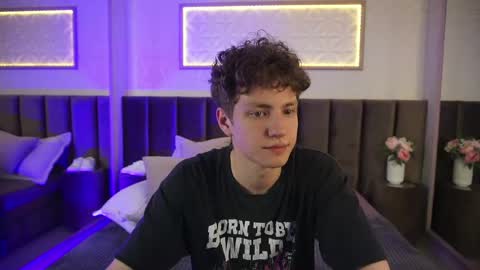 Esrefan online show from April 2026 02:51:02 AM
