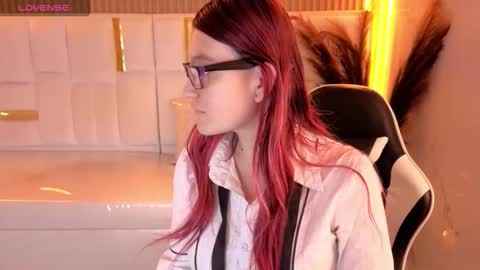 Snapshot of stefania_tp chatting on March 2026 12:33:02 PM Stefania tp 730am - 1400 pm online show from March 2026 12:33:02 PM