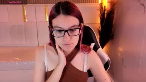 Snapshot of stefania_tp chatting on March 2026 12:13:01 PM Stefania tp 730am - 1400 pm online show from March 2026 12:13:01 PM