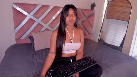 Stefanny  online show from March 2026 01:05:02 PM