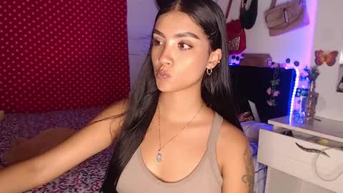 Snapshot of stefanny_pllus chatting on December 2024 01:23:01 AM Im MiaIts my first day here online show from December 2024 01:23:01 AM