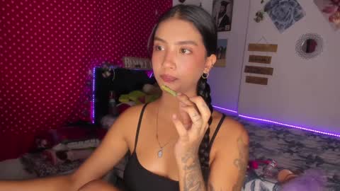 Snapshot of stefanny_pllus chatting on January 2025 02:24:02 AM Im MiaIts my first day here online show from January 2025 02:24:02 AM