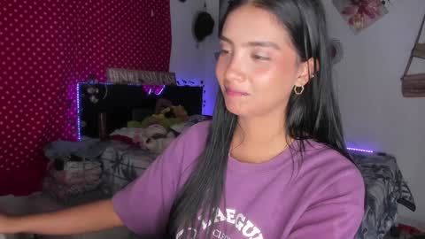 Snapshot of stefanny_pllus chatting on January 2025 01:15:01 AM Im MiaIts my first day here online show from January 2025 01:15:01 AM