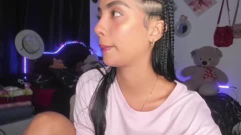 Snapshot of stefanny_pllus chatting on February 2025 12:28:01 AM Im MiaIts my first day here online show from February 2025 12:28:01 AM