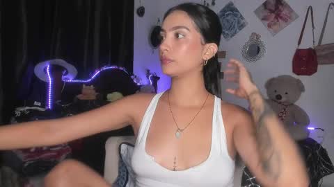 Snapshot of stefanny_pllus chatting on February 2025 03:42:01 AM Im MiaIts my first day here online show from February 2025 03:42:01 AM