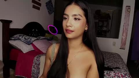 Snapshot of stefanny_pllus chatting on September 2025 12:34:01 AM Im MiaIts my first day here online show from September 2025 12:34:01 AM