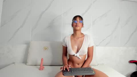 Stefany Lure online show from May 2026 08:17:02 PM
