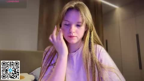 Snapshot of steffi_meoww chatting on May 2026 10:27:01 PM STEFI Streams every day from 10 PM GTM1 online show from May 2026 10:27:01 PM