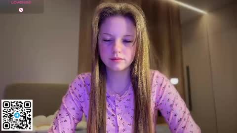 Snapshot of steffi_meoww chatting on May 2026 09:44:02 PM STEFI Streams every day from 10 PM GTM1 online show from May 2026 09:44:02 PM