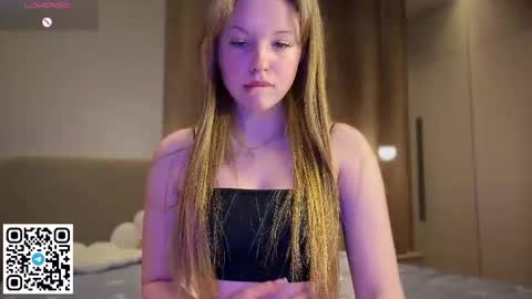 Snapshot of steffi_meoww chatting on May 2026 09:42:02 PM STEFI Streams every day from 10 PM GTM1 online show from May 2026 09:42:02 PM