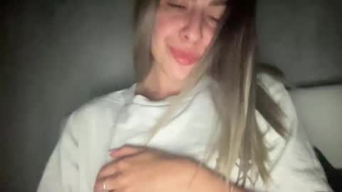 Snapshot of stefy_glow chatting on September 2025 08:32:01 PM stefy_glow online show from September 2025 08:32:01 PM