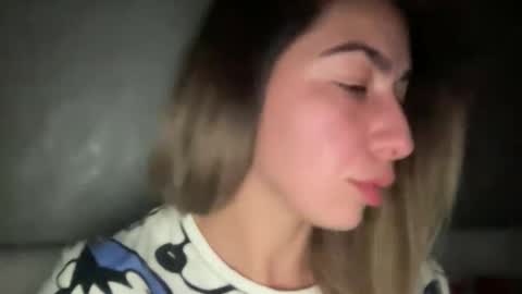 Snapshot of stefy_glow chatting on November 2025 09:39:02 PM stefy_glow online show from November 2025 09:39:02 PM