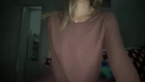 Snapshot of stefy_glow chatting on November 2025 11:27:02 PM stefy_glow online show from November 2025 11:27:02 PM