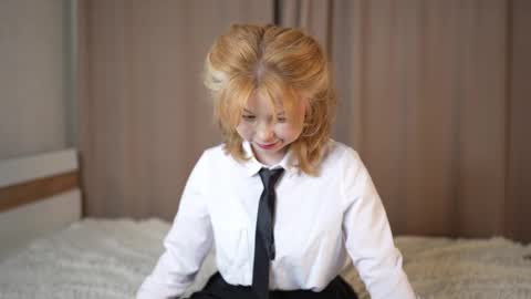 Stella online show from October 2025 01:14:02 AM