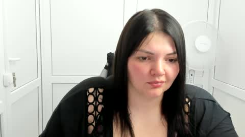 Snapshot of stella_la_ chatting on June 2026 12:18:01 PM Stella online show from June 2026 12:18:01 PM