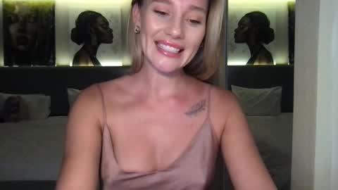 Snapshot of stella_loveu chatting on October 2025 01:20:01 PM Stella online show from October 2025 01:20:01 PM