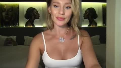 Snapshot of stella_loveu chatting on October 2025 02:18:02 PM Stella online show from October 2025 02:18:02 PM