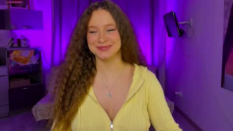 Stella online show from October 2025 01:44:01 PM